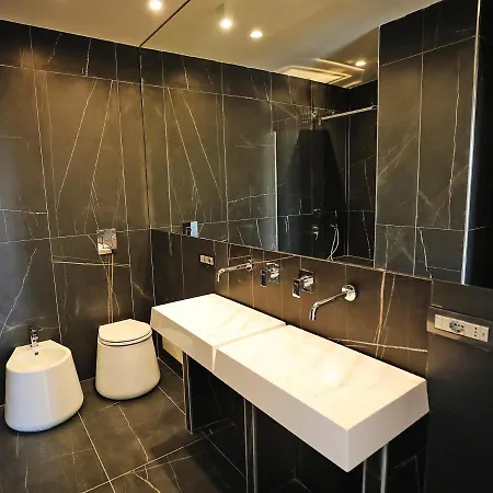Tiffany & Babylon Luxury Apartmanhotel