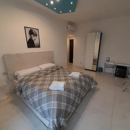 Hotel apartamentowy Tiffany & Babylon Luxury 4*