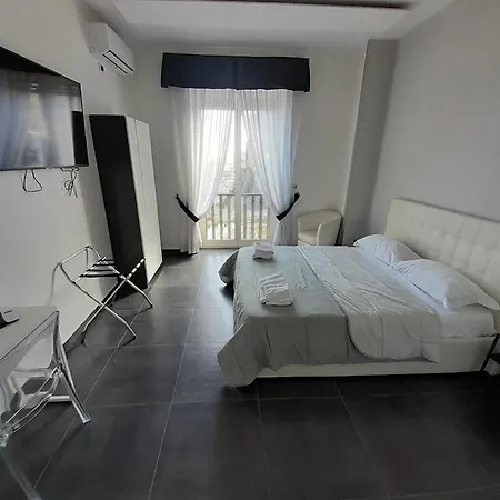 Tiffany & Babylon Luxury Aparthotel 5*