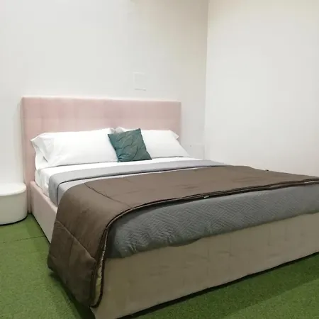 Tiffany & Babylon Luxury Aparthotel 5*