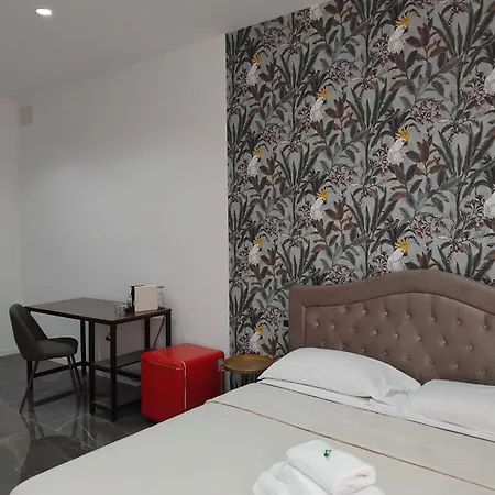 Tiffany & Babylon Luxury Aparthotel Naples