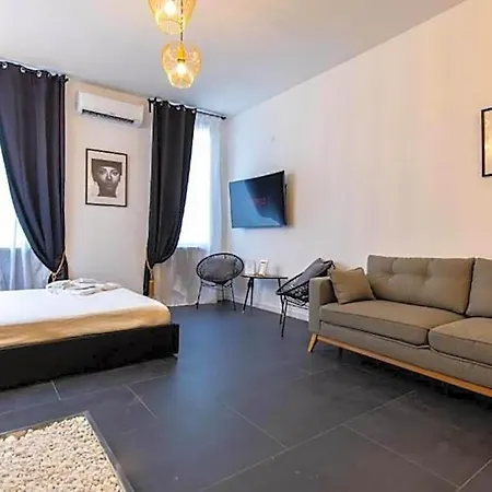 Tiffany & Babylon Luxury Aparthotel Naples