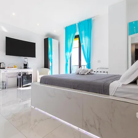 Hotel apartamentowy Tiffany & Babylon Luxury Neapol