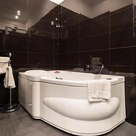 Hotel apartamentowy Tiffany & Babylon Luxury 4*