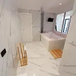 Aparthotel Tiffany & Babylon Luxury 4*