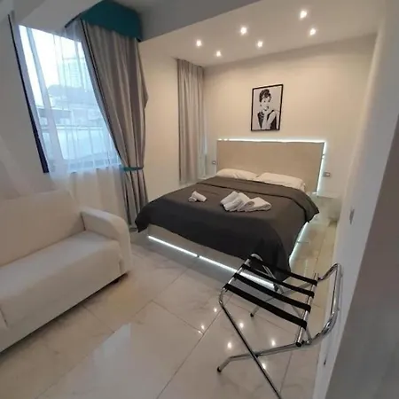Hotel apartamentowy Tiffany & Babylon Luxury Neapol